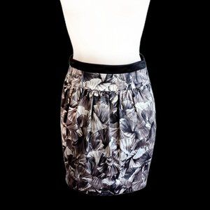 🆕BCBGMaxAzria • size 0 floral print skirt black white gray tropical women's NWT